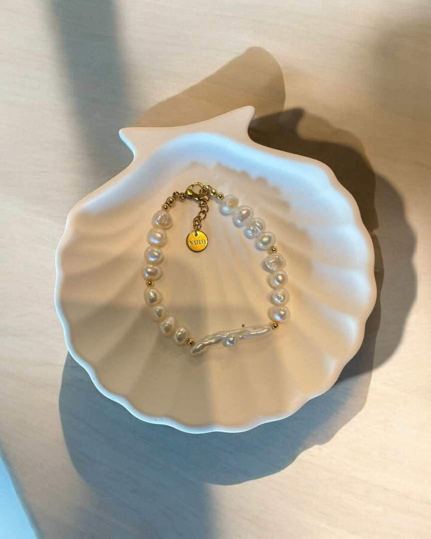 Big freshwater pearl bracelet