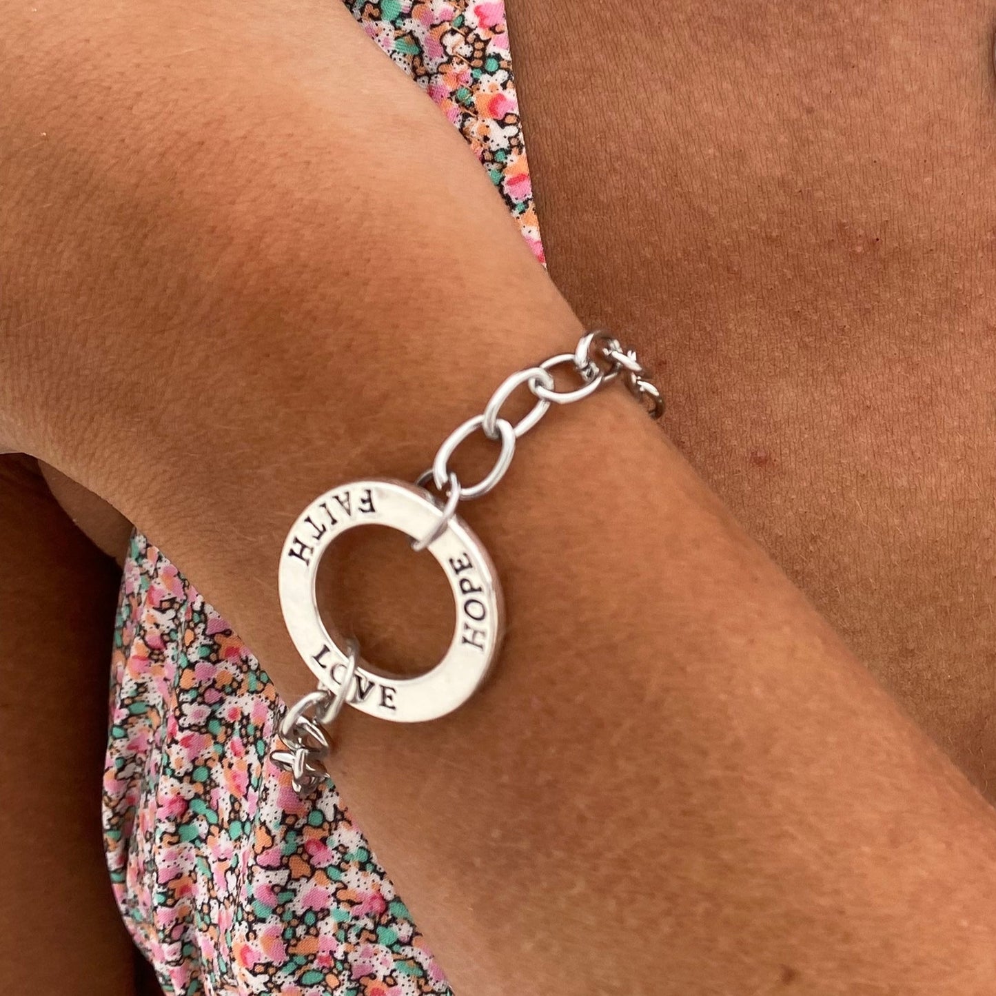 bracelet LOVE , HOPE , FAITH