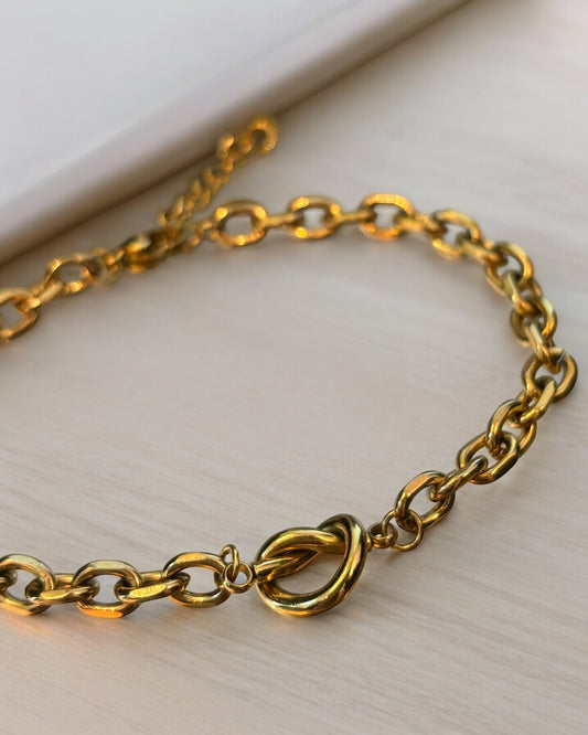 Gold knot chain bracelet
