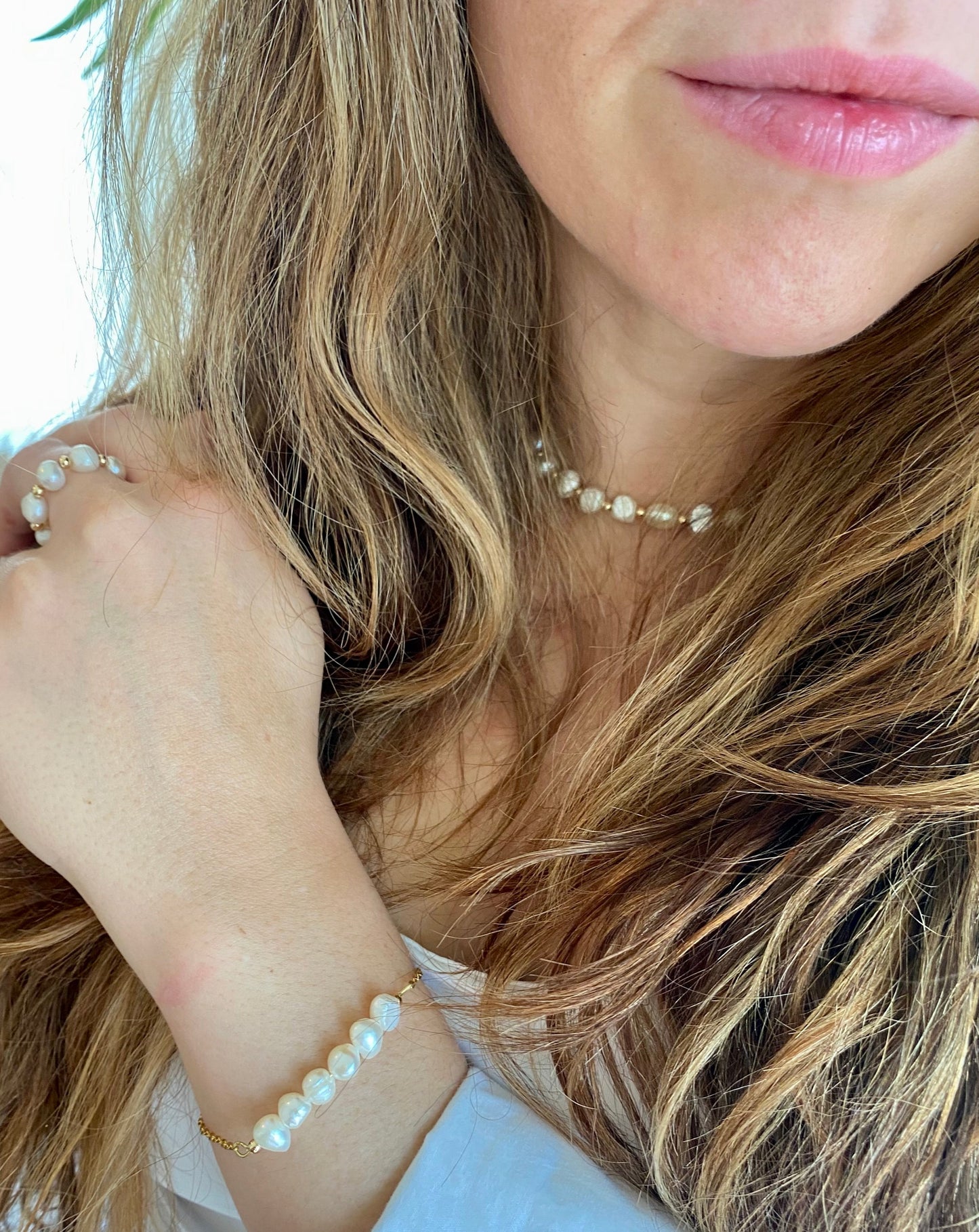 pearls necklace & gold