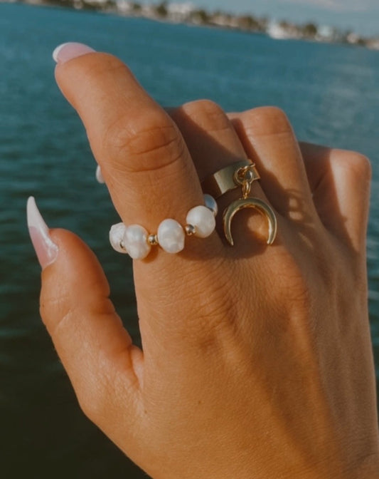 Pearl ring & gold