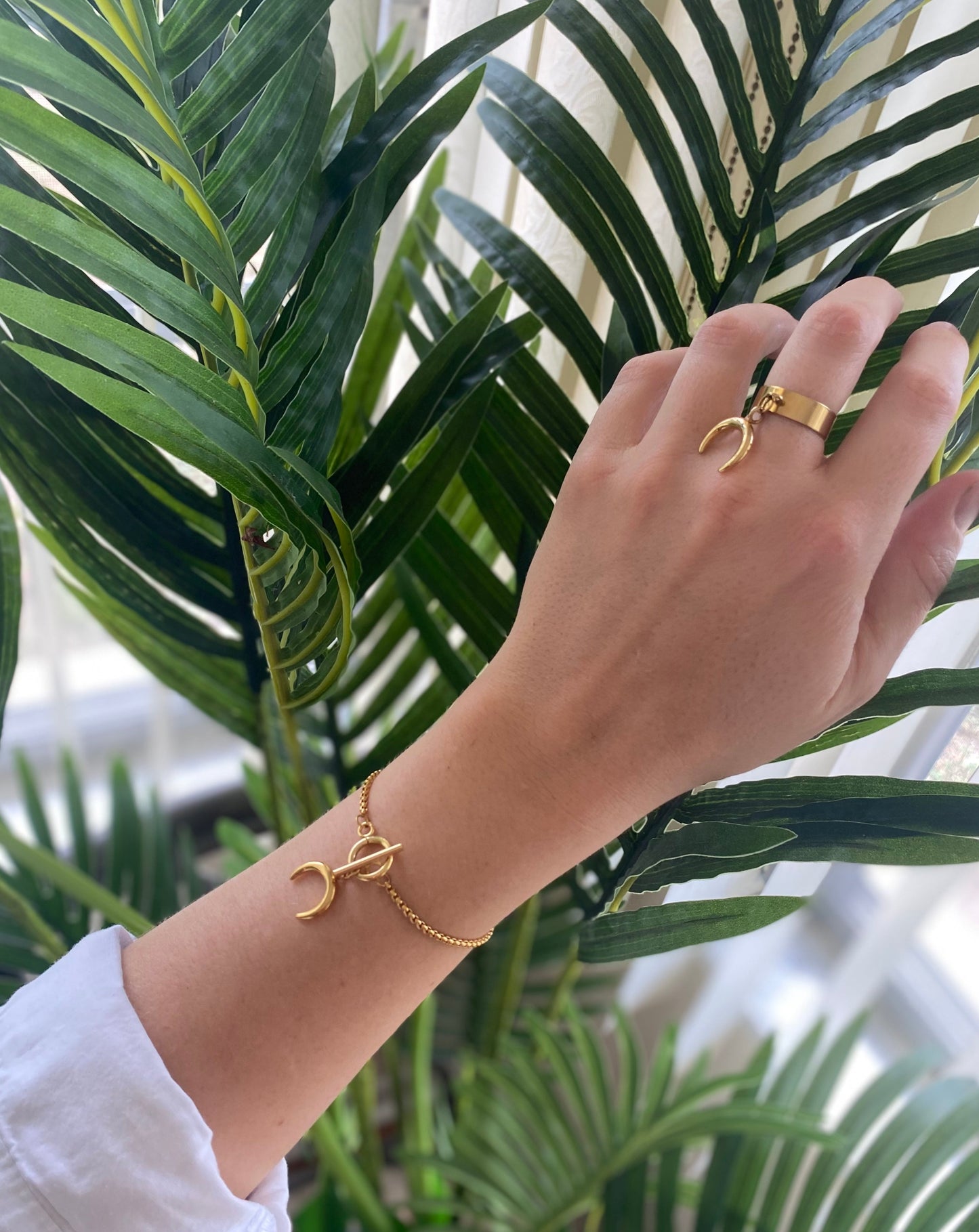Gold ring charm