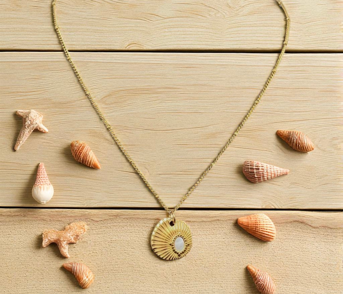 S.Steel Inlaid Shell Textured Charm Necklace