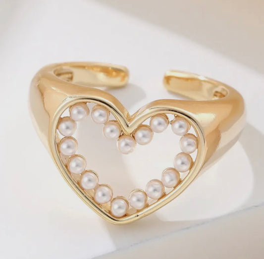 Heart ring with pearls