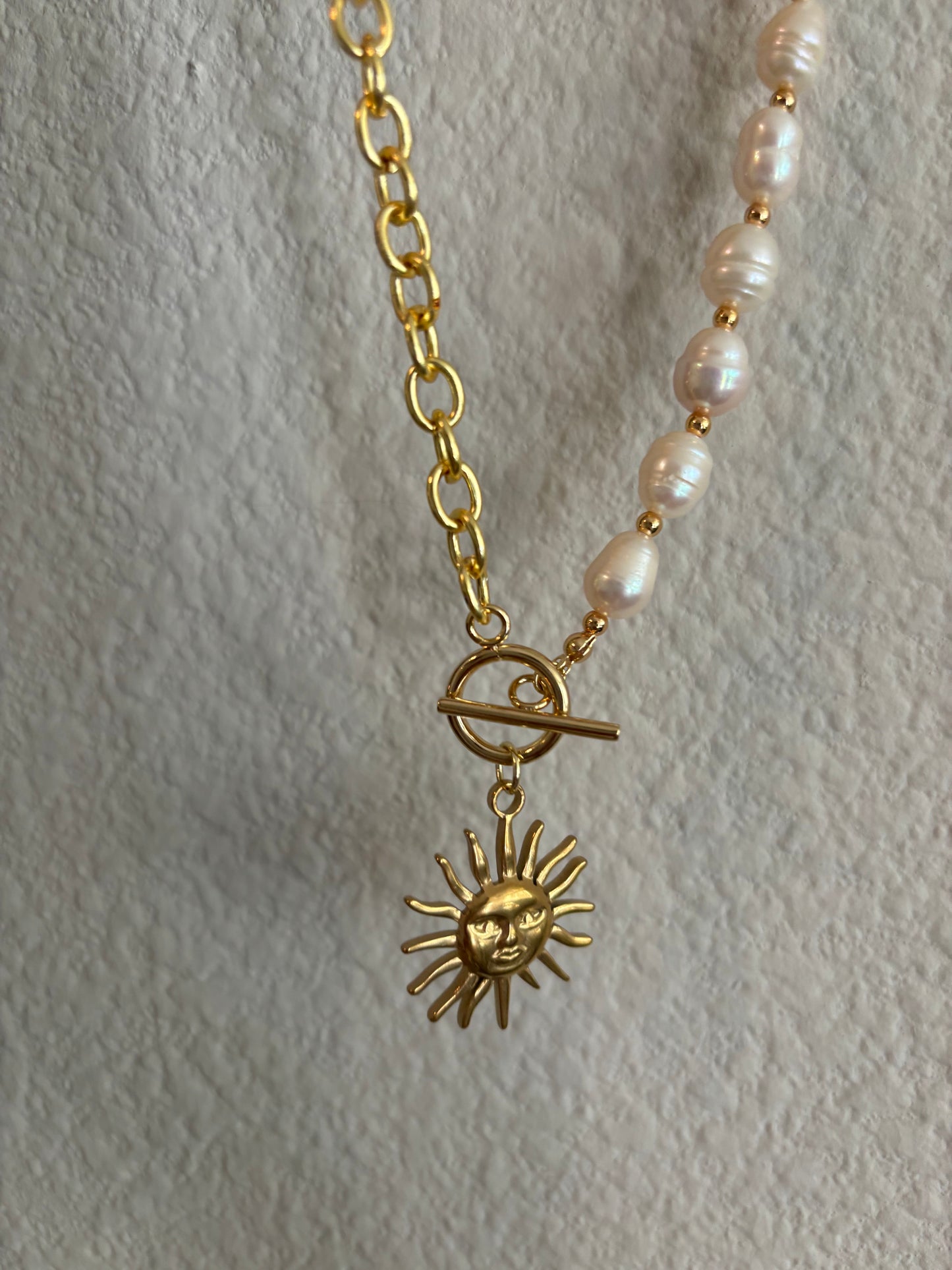 ￼ Half big chain half pearls, with sun pendant