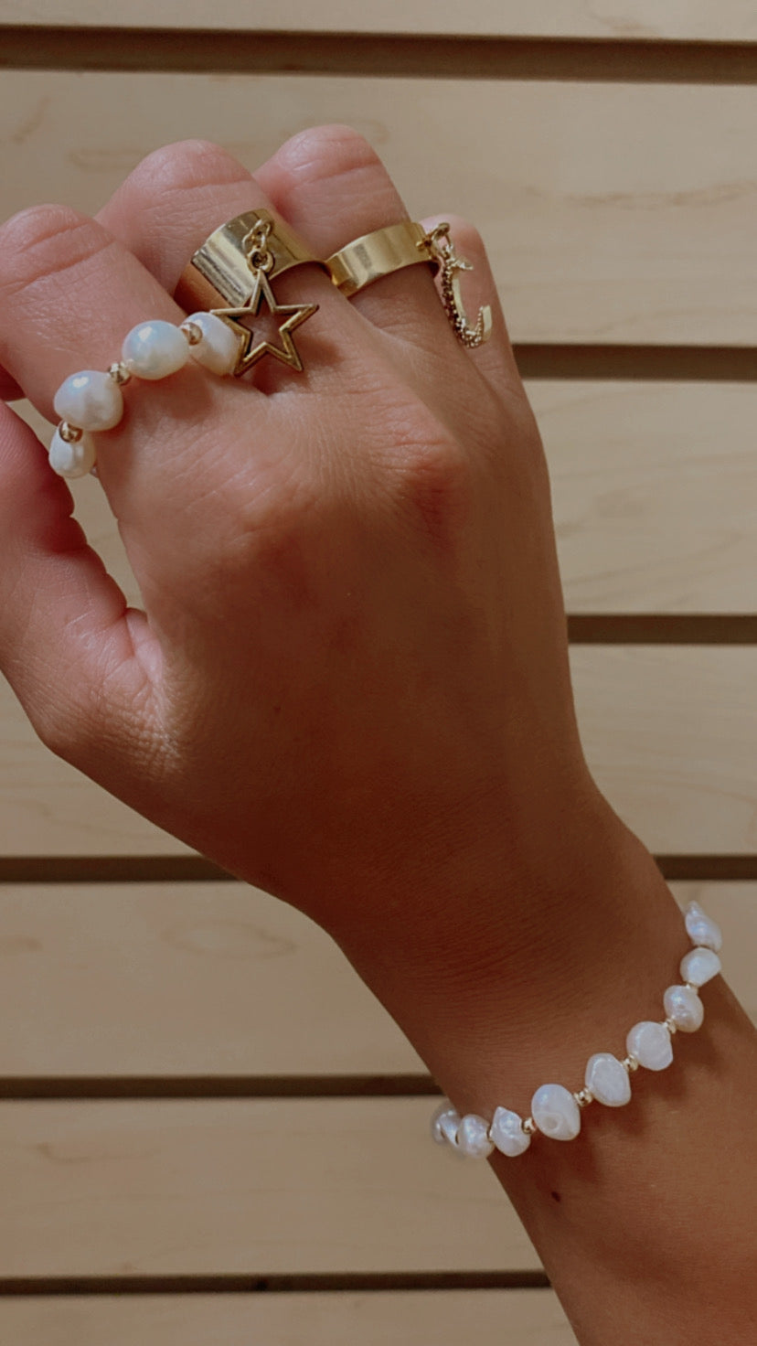 Pearl bracelet