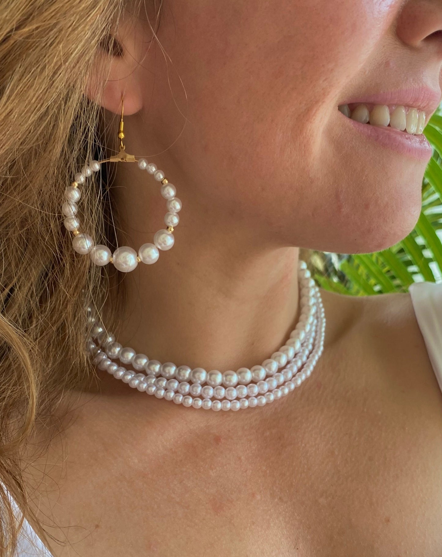 Triple pearl necklace