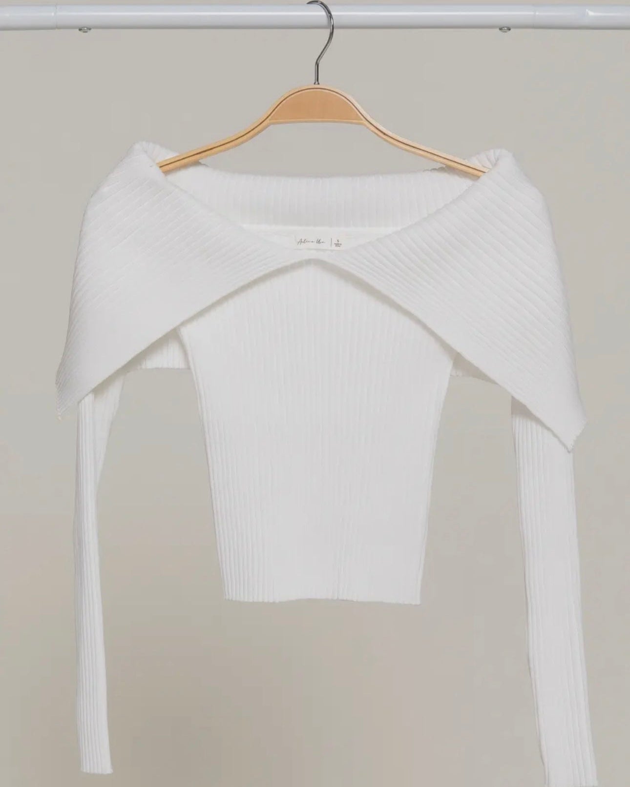 Long Sleeve Off the Shoulder Sweater - white