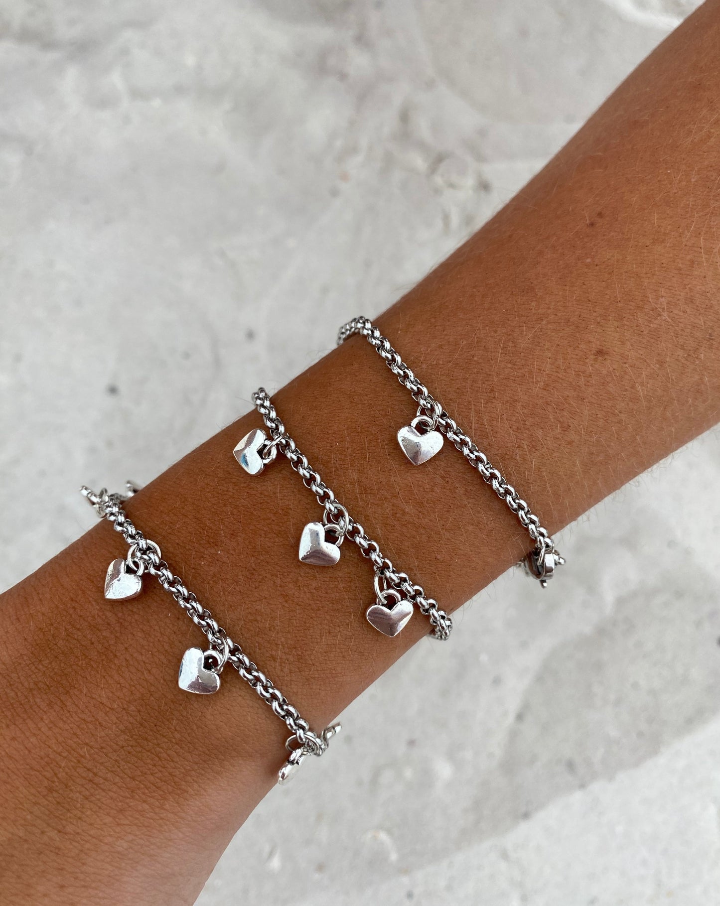 Bracelet & small hearts