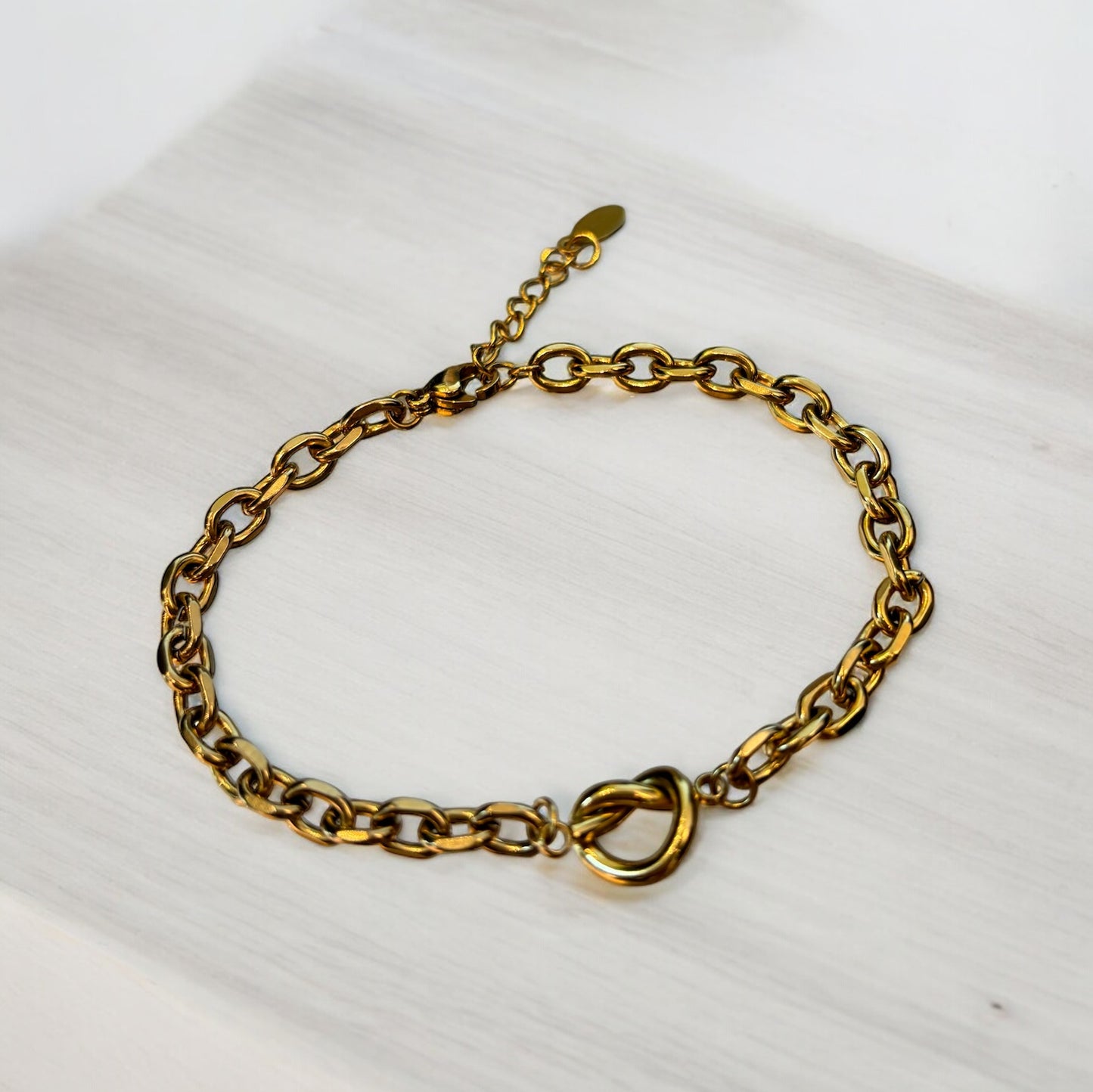 Gold knot chain bracelet