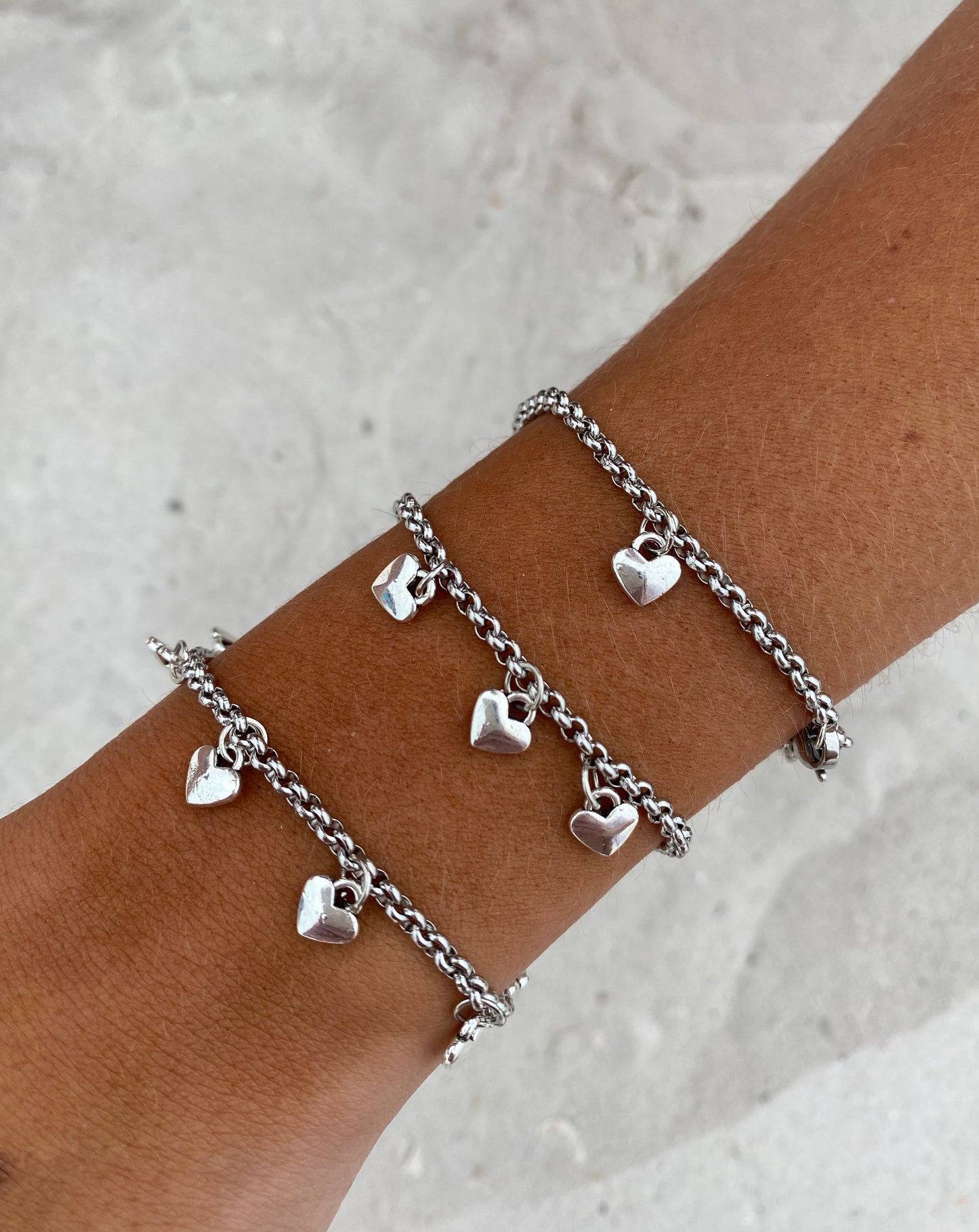 Bracelet & small hearts