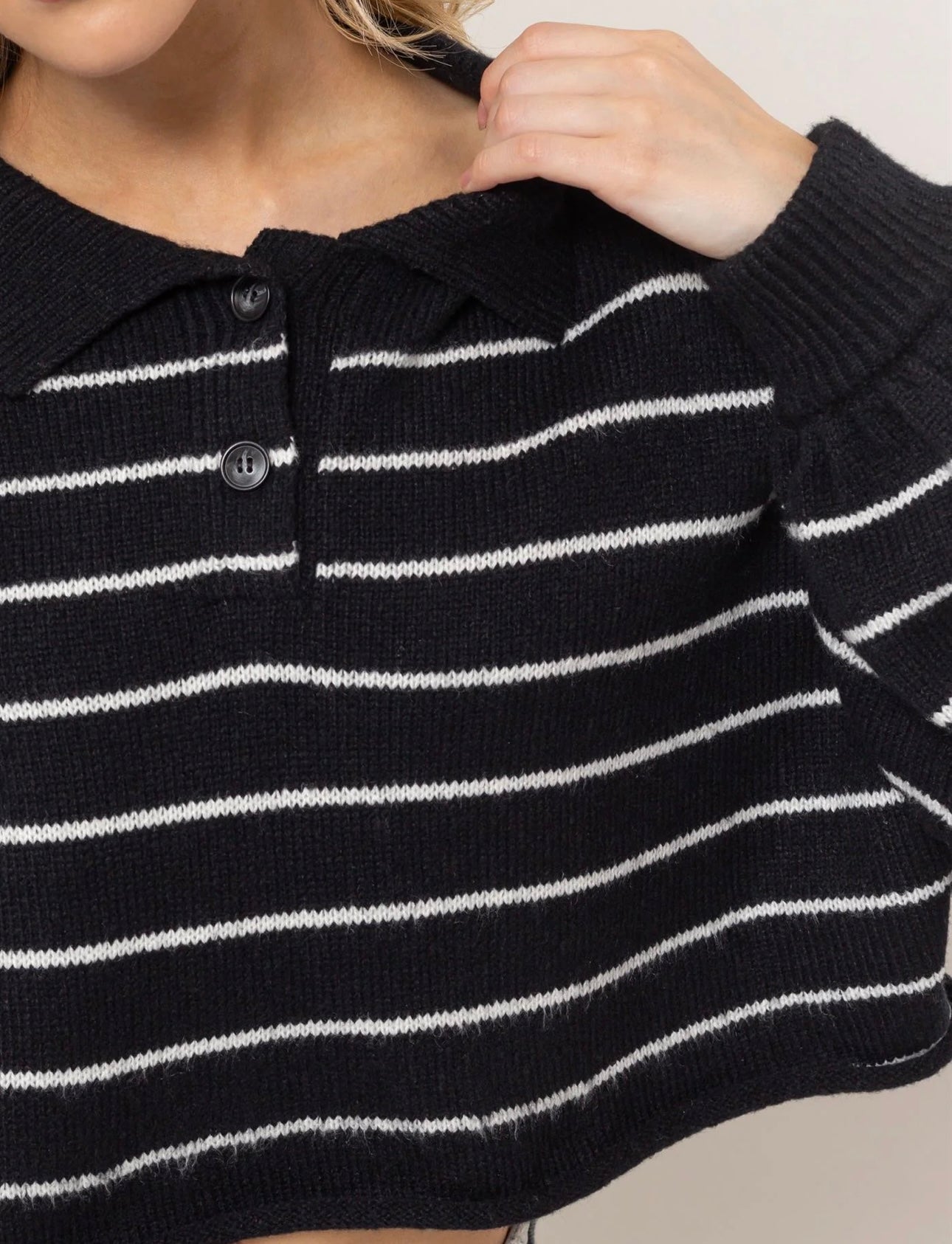 Striped Half-Placket
Sweater - black