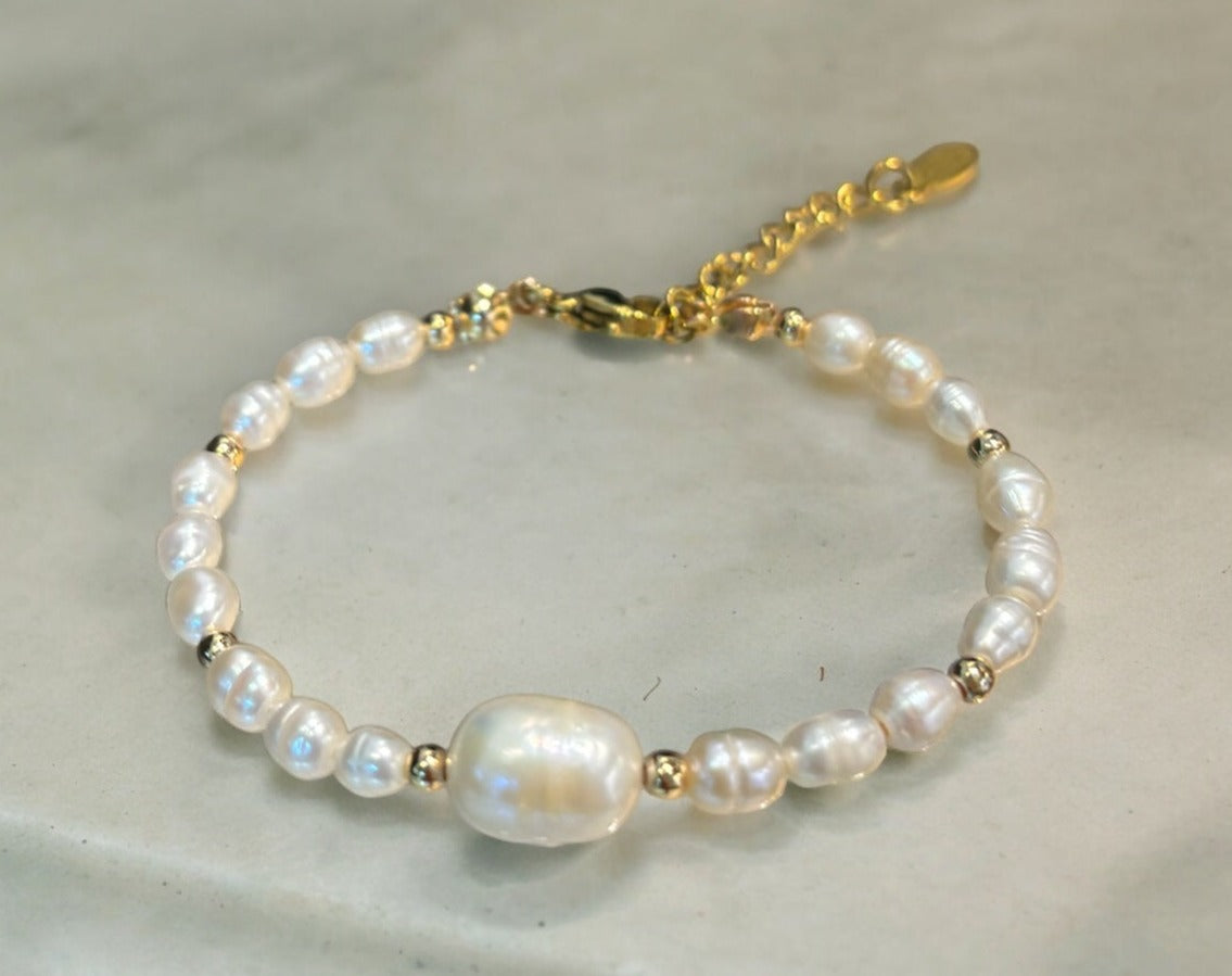 Freshwater pearl bracelet