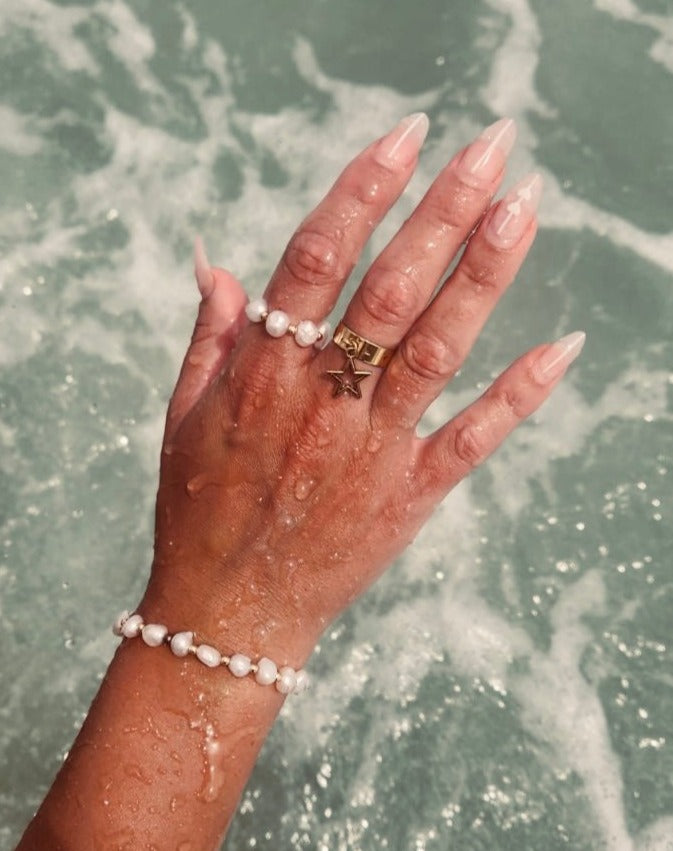 Pearl bracelet