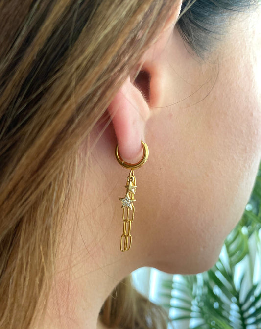 Small star earring with chain