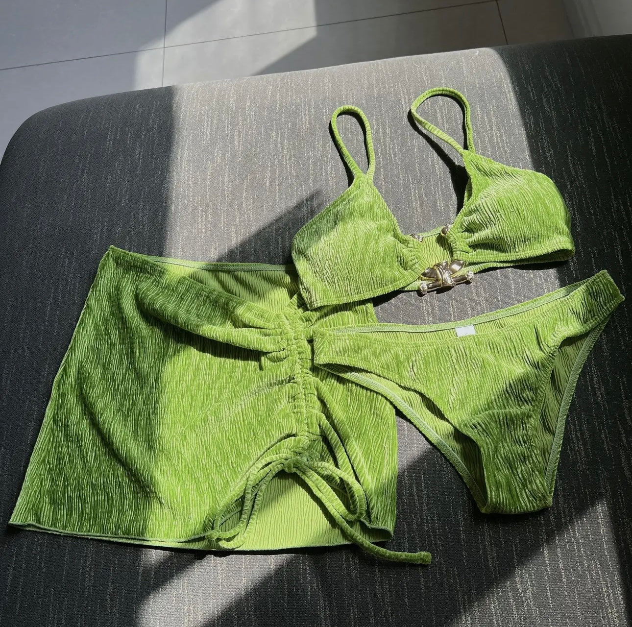 3 pieces swimsuit with cover-up / green