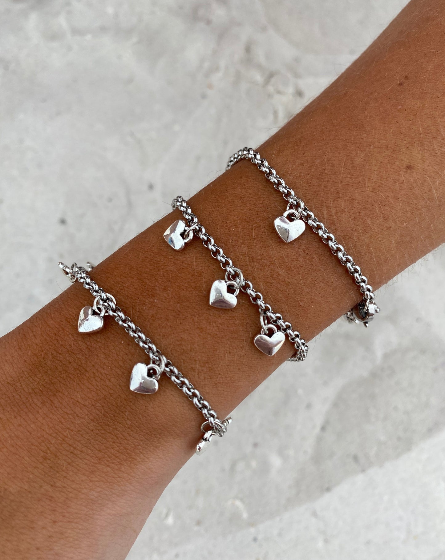 Bracelet & small hearts