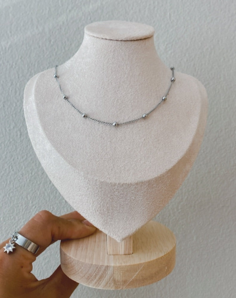 Classic silver necklace